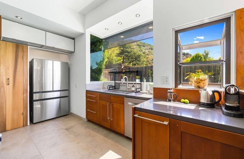 Beverly Glen House | Hilltop Designer Midcentury Modern 4BR Pool HotTub