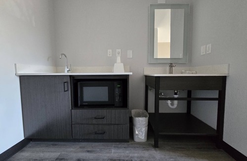 Groton Hotel | Hilltop Express Inn