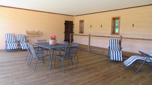 Leadenham House | Hilltop Farm Holidays