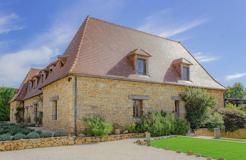 Castelnaud-la-Chapelle Ski Chalet | Hilltop Gîte with Heated Saltwater Pool & Stunning Valley Views”