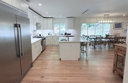 Woodland Hills House | Hilltop Haven 4 BDs + Bonus Studio w Pool & Jacuzzi in Woodland Hills