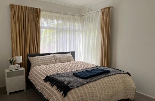 Ringwood North House | Hilltop Haven