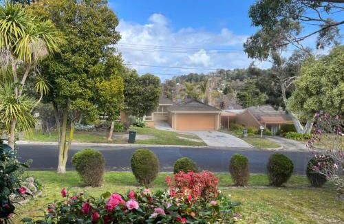 Ringwood North House | Hilltop Haven