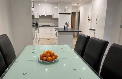 Ringwood North House | Hilltop Haven