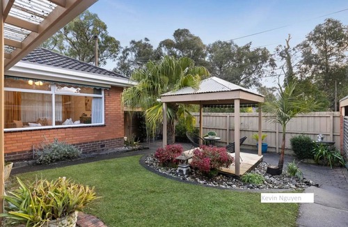 Ringwood North House | Hilltop Haven