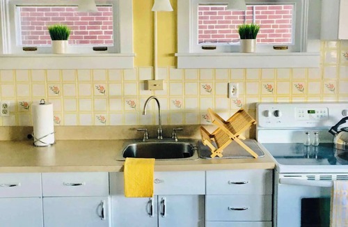 Reading House | Hilltop Haven @ Hampton Heights