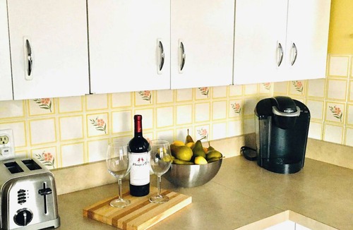 Reading House | Hilltop Haven @ Hampton Heights