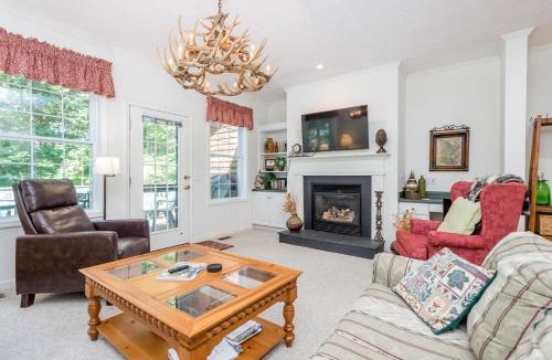 Sapphire Apartment | Hilltop Heaven