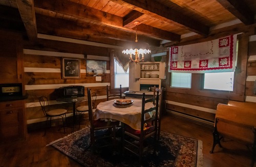 Richmond Cabin | Hilltop Hide A Way Log Cabin Home