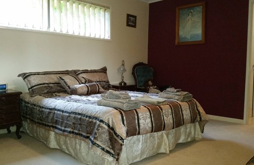 Ninderry Bed & Breakfast | Hilltop Hideaway