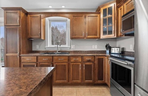 Pictou County House | Hilltop Hideaway