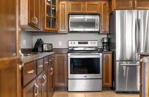 Pictou County House | Hilltop Hideaway