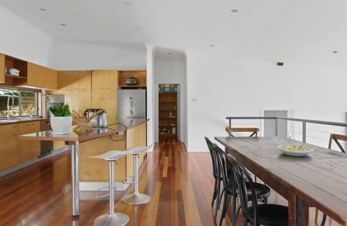 Merewether Apartment | Hilltop Hideaway Family Escape