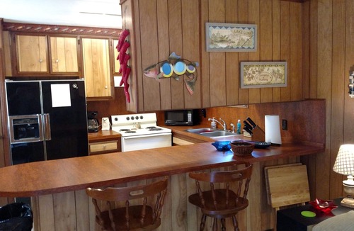 Bronson House | Hilltop Hideaway is a Spacious, Farmhouse style Mobile Home-Lake Sam Rayburn, TX
