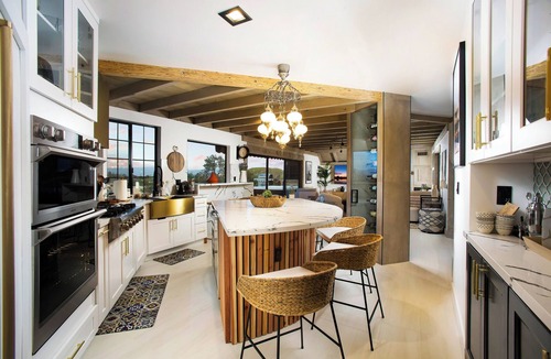 Woodland Hills Villa | Hilltop Home villa valley view