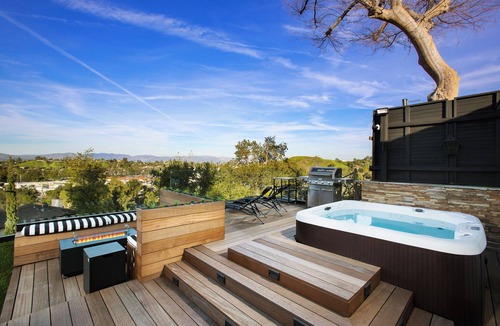 Woodland Hills Villa | Hilltop Home villa valley view