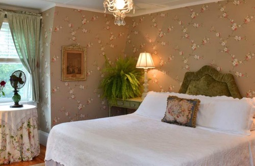 Amenia Bed & Breakfast | Hilltop House Bed & Breakfast
