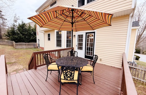 Midlothian House | Hilltop House- Clean, Comfortable & Convenient