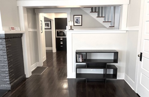 Queen Anne House | Hilltop House: Great Location, NEW Furniture!