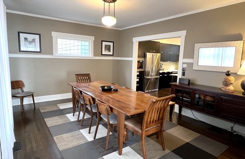 Queen Anne House | Hilltop House: Great Location, NEW Furniture!