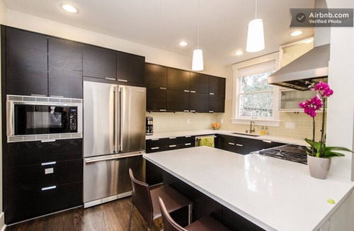 Queen Anne House | Hilltop House: Great Location, NEW Furniture!