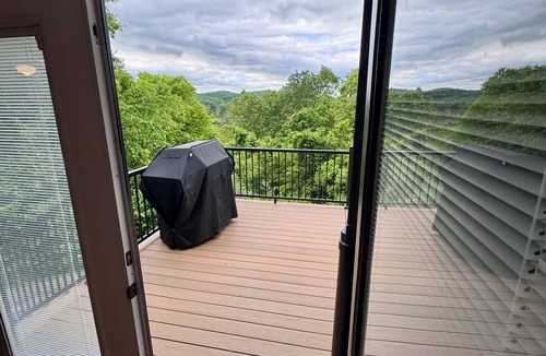 Christiansburg House | Hilltop House on 20 Acres 20 Minutes from Virginia Tech