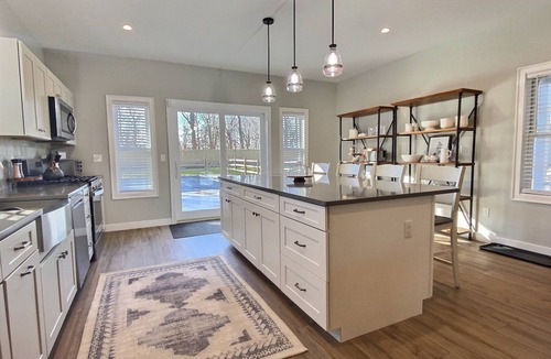 Bantam House | Hilltop House