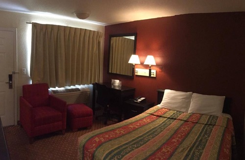 Victorville Hotel | Hilltop Inn & Suites