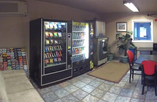 Victorville Hotel | Hilltop Inn & Suites