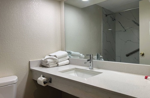 Northwest Yonkers Hotel | Hilltop Inn & Suites