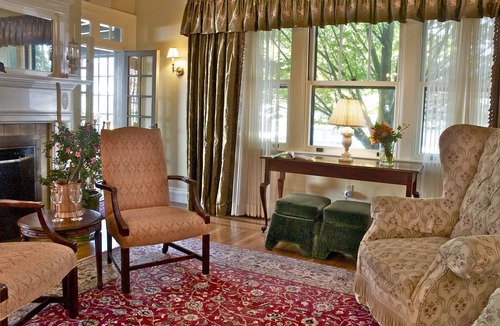 Newport House | Hilltop Inn