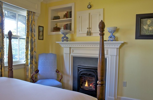 Newport House | Hilltop Inn