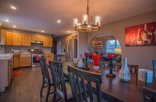 Beach Lake House | Hilltop Lodge