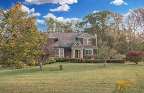 Beach Lake House | Hilltop Lodge