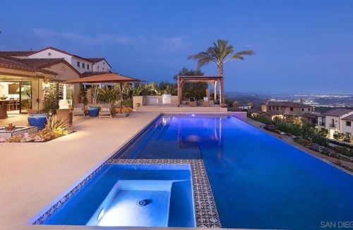 Escondido Villa | hilltop lux resort
