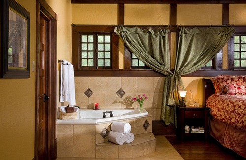 Hot Springs Bed & Breakfast | Hilltop Manor Bed and Breakfast
