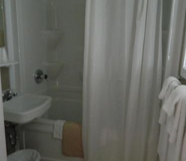 Grand Falls Hotel | Hilltop Motel & Restaurant