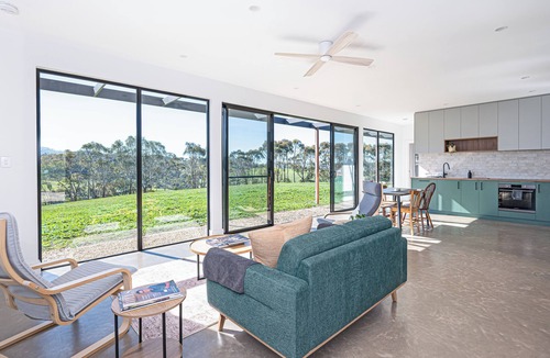 Kondoparinga House | Hilltop near Kuitpo