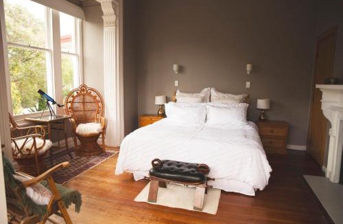 Bluff Hill Villa | Hilltop on Milton