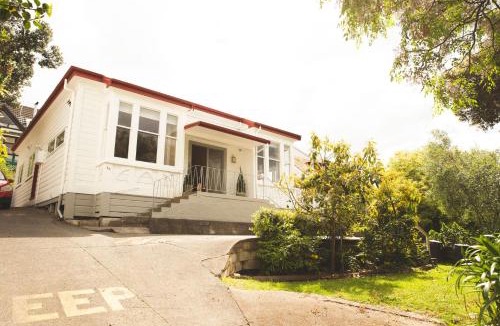 Bluff Hill Villa | Hilltop on Milton