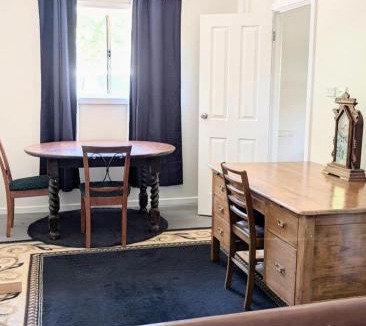 Alexandrina House | Hilltop Riverview Retreat