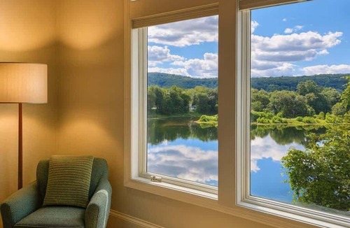 Narrowsburg Apartment | Hilltop's River Penthouse