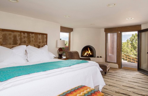 La Tierra House | Hilltop, Santa Fe: Pool, 32 Acres, Staggering Views, Luxury Home, Hot Tub, A/C.