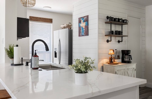 Grapevine House | Hilltop Texan- Texas Farmhouse Cottage in the heart of DFW