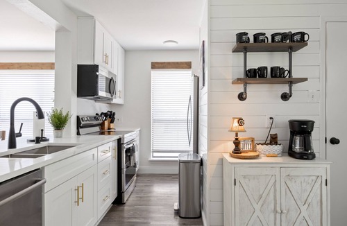 Grapevine House | Hilltop Texan- Texas Farmhouse Cottage in the heart of DFW
