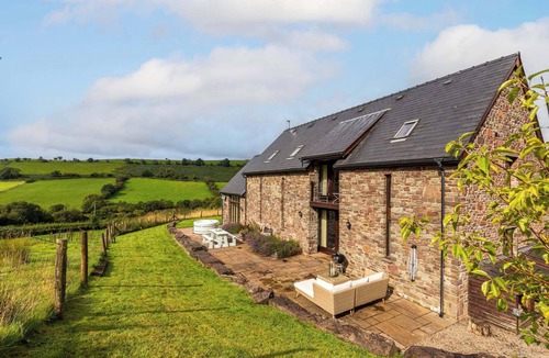 Brecon House | Hilltop View with Hot Tub