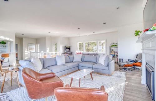 Lincoln City House | Hilltop Views Guest House