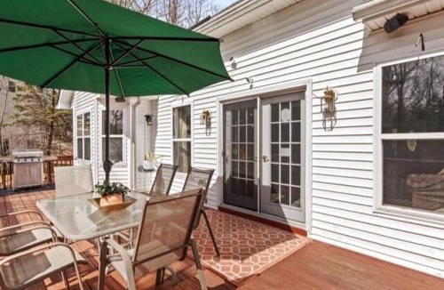 East Stroudsburg Villa | Hilltop Villa