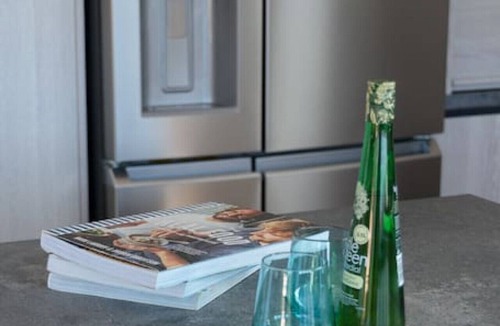 Fairhaven House | Hilltop Vistas - Pet Friendly!