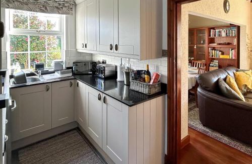 Milnthorpe House | Hillview